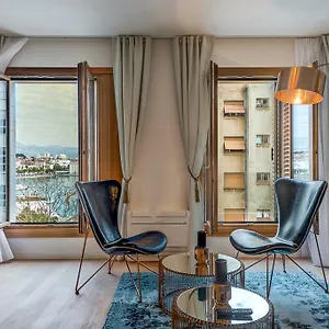 Apartment Carnation, Split